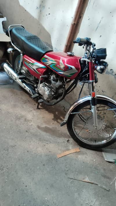 Honda 125 Hy fresh condition Documents complete