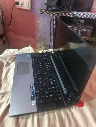 Toshiba Satellite S70 | Intel Core i7-4700MQ | 8GB RAM |