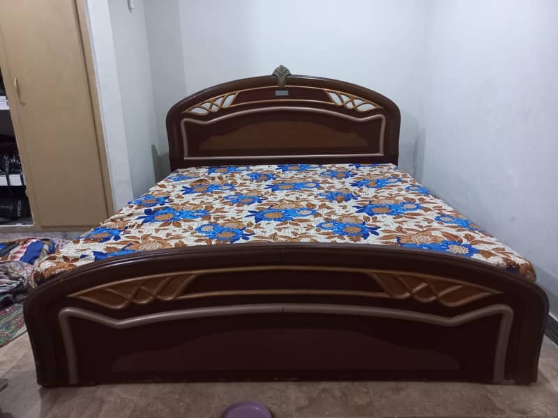 Single bed with lush condition 1