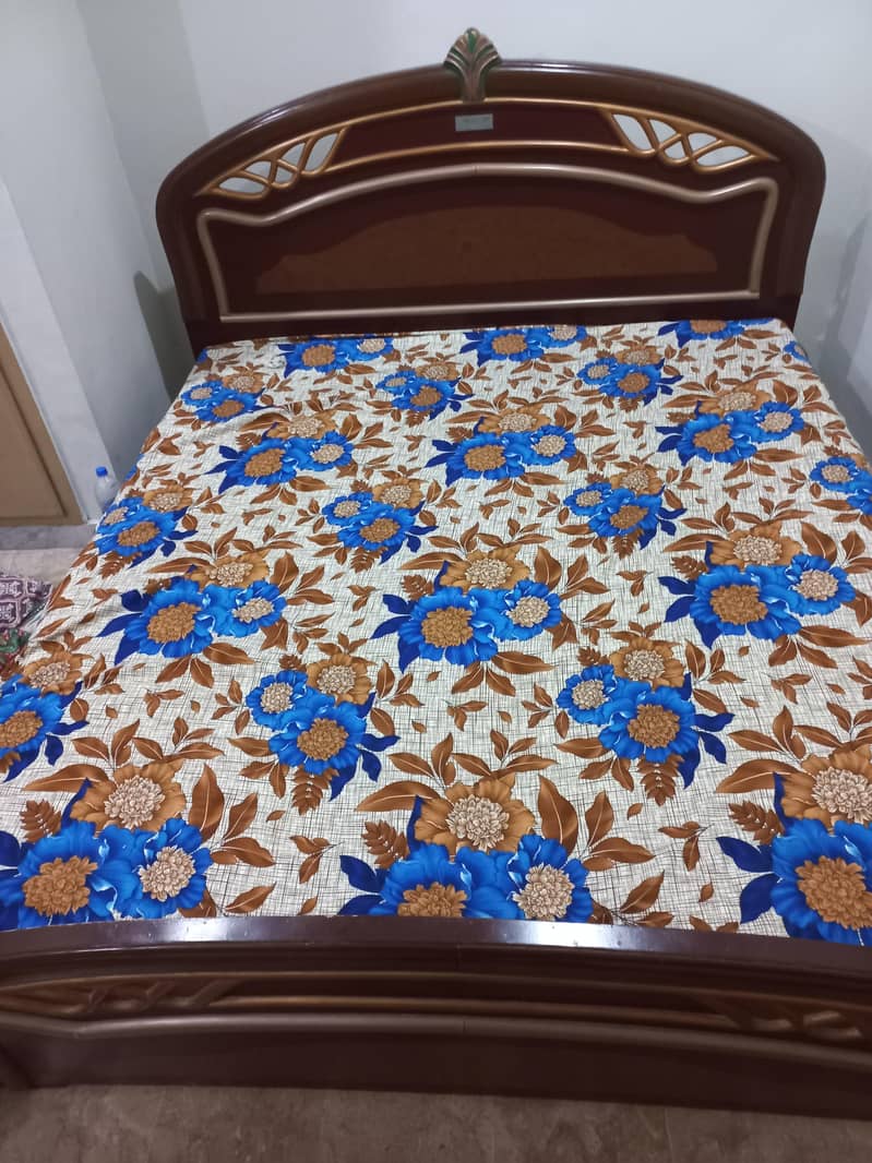 Single bed with lush condition 2