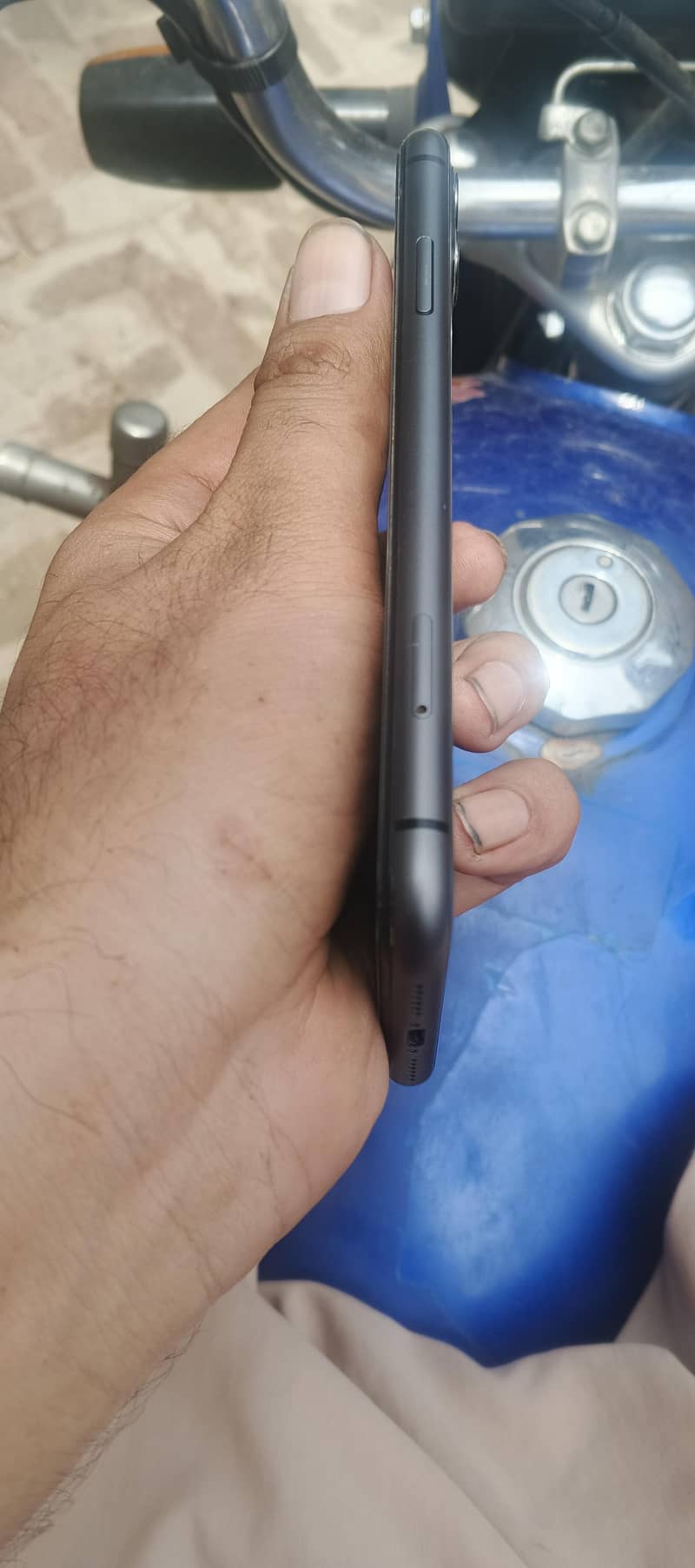 Apple iPhone 11 3