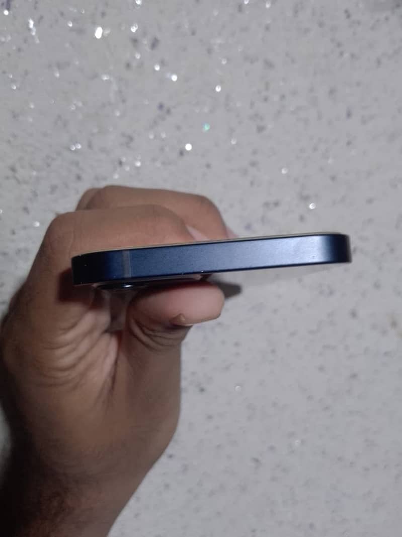 Apple iPhone 12 1