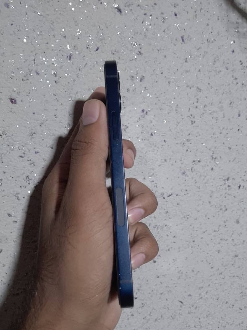 Apple iPhone 12 2