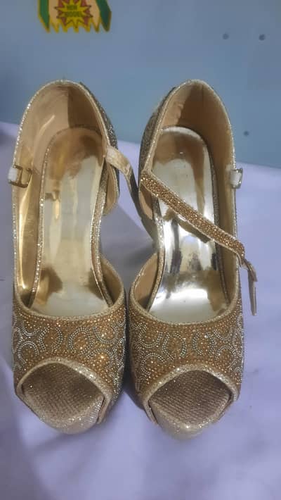 4 women shoes
