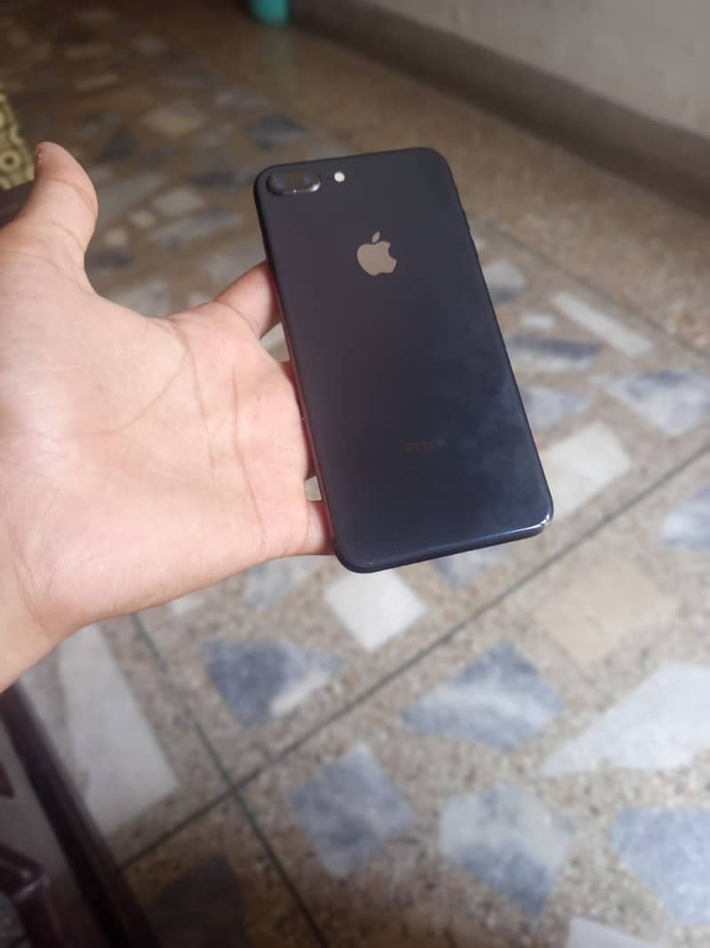 Apple iPhone 8 Plus 2