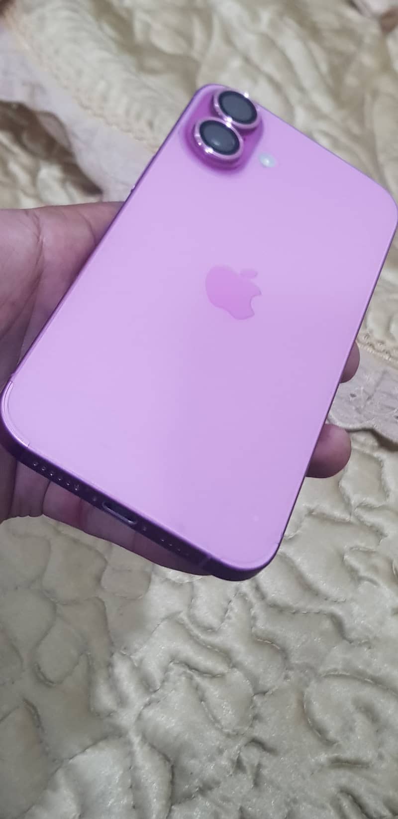 Apple iPhone 16 Plus 0