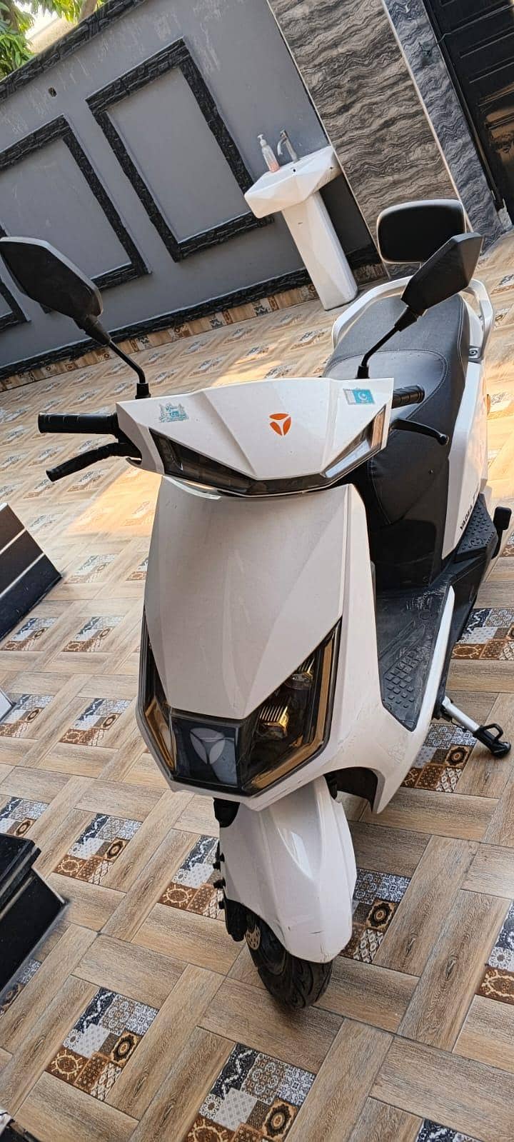 Scooty 0