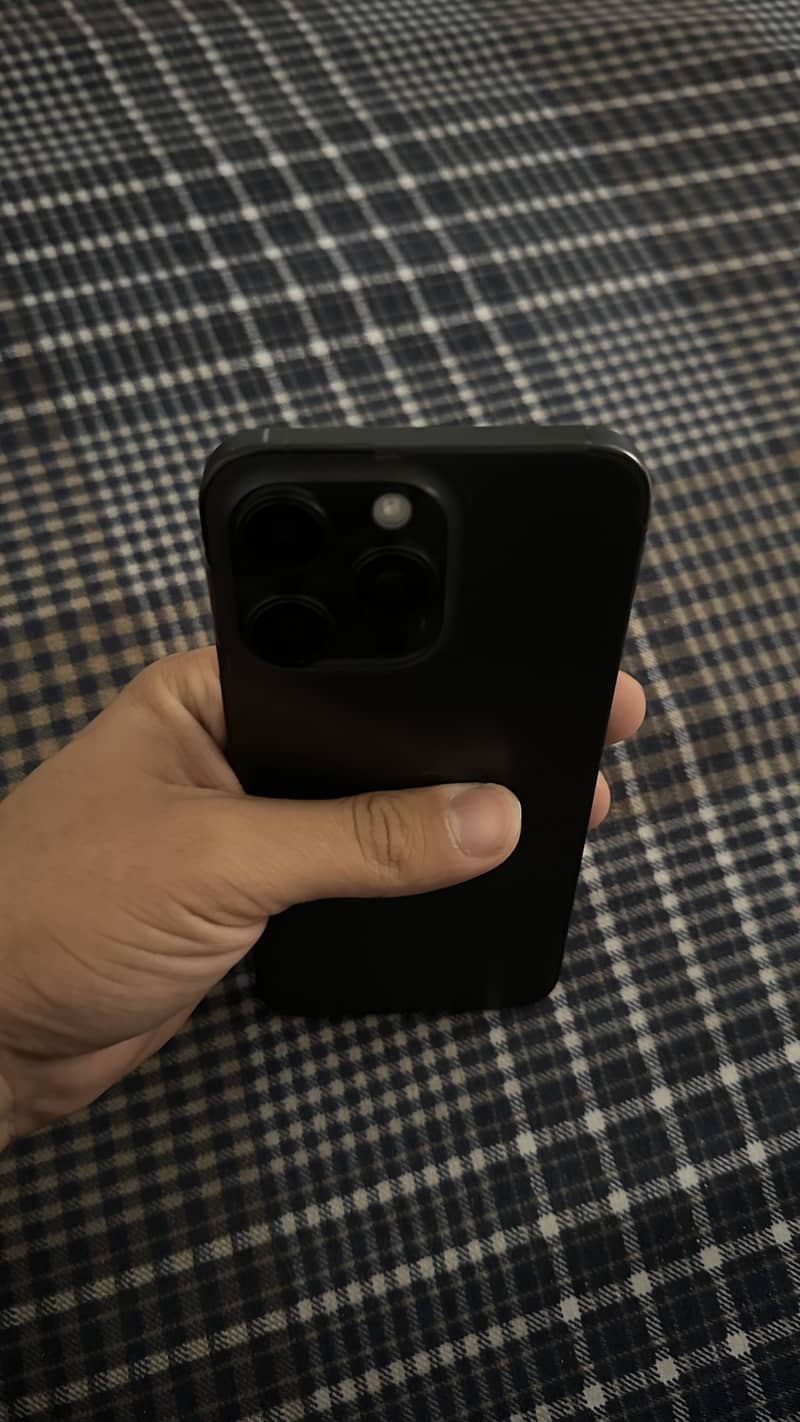 iPhone 15 Pro Max 1