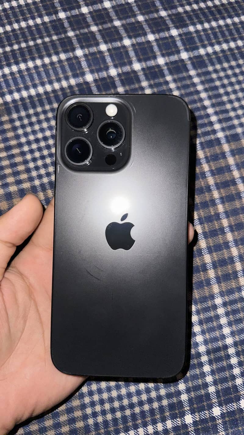 iPhone 15 Pro Max 2