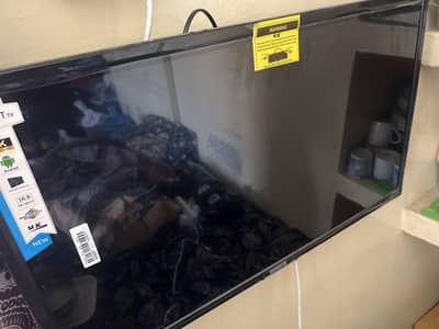 LED SMART TV FOR SALE JUST LIKE NEW