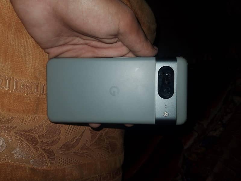 Google Pixel 8 1
