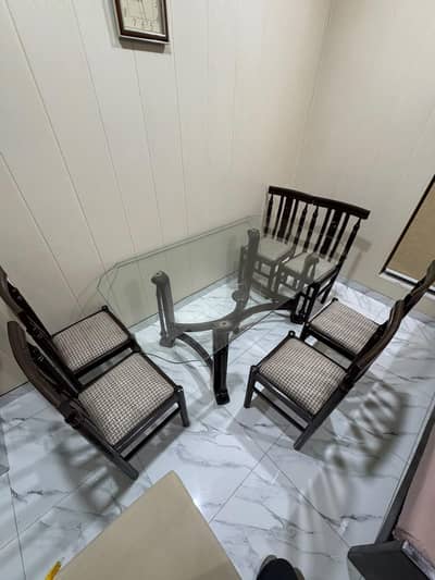 bran new dinning table glass top