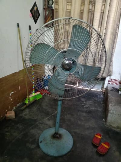 pedestal fan