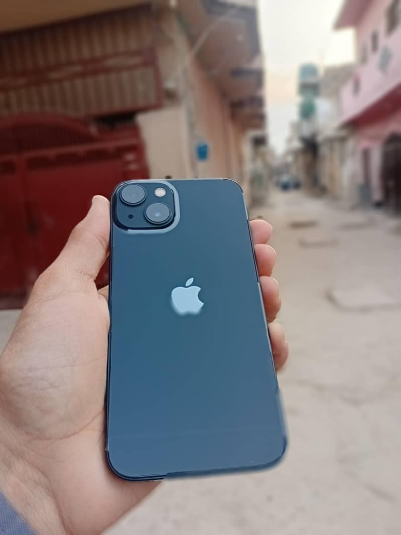 Apple iPhone 13 0