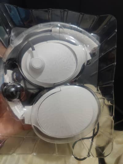 4 TECH.     FH280U