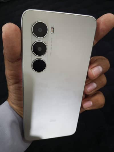 Itel A100