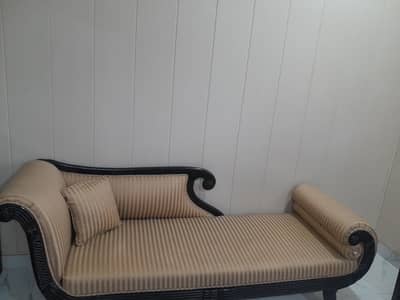 3 seater deewan