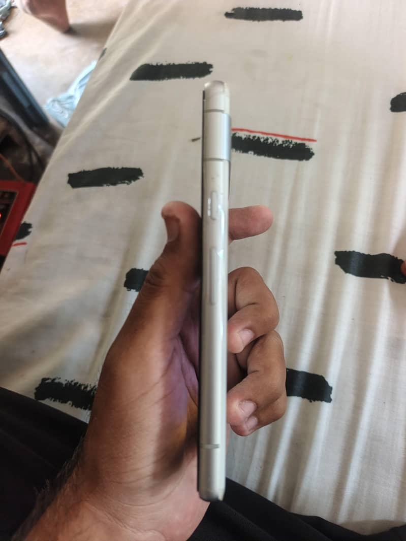 Google Pixel 7a 2