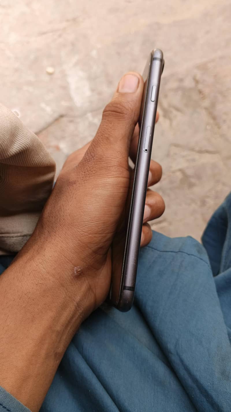 Apple iPhone 8 Plus 3