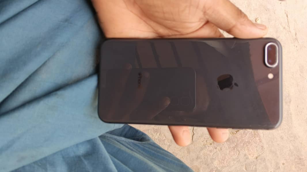 Apple iPhone 8 Plus 5