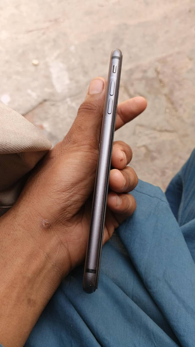 Apple iPhone 8 Plus 6