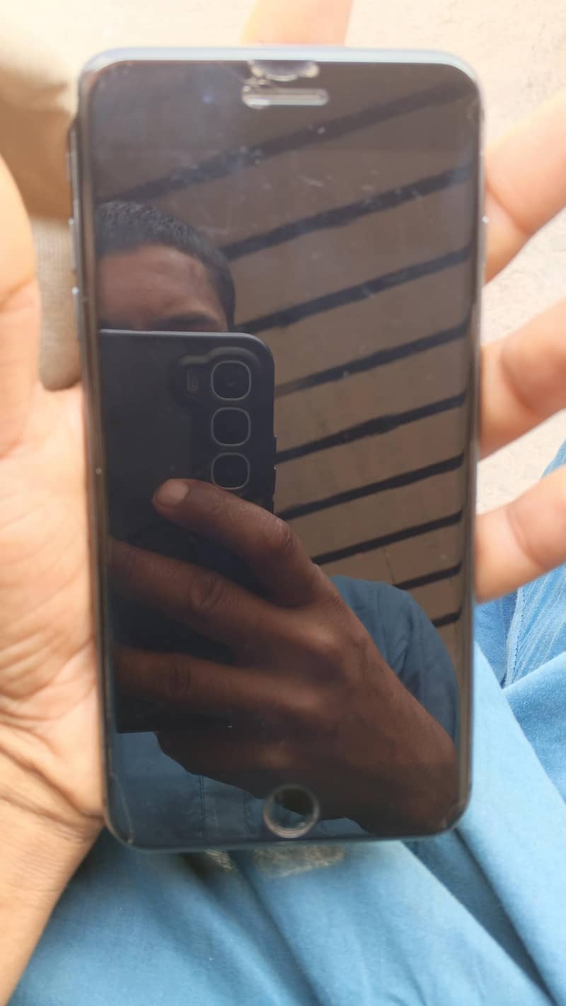 Apple iPhone 8 Plus 9