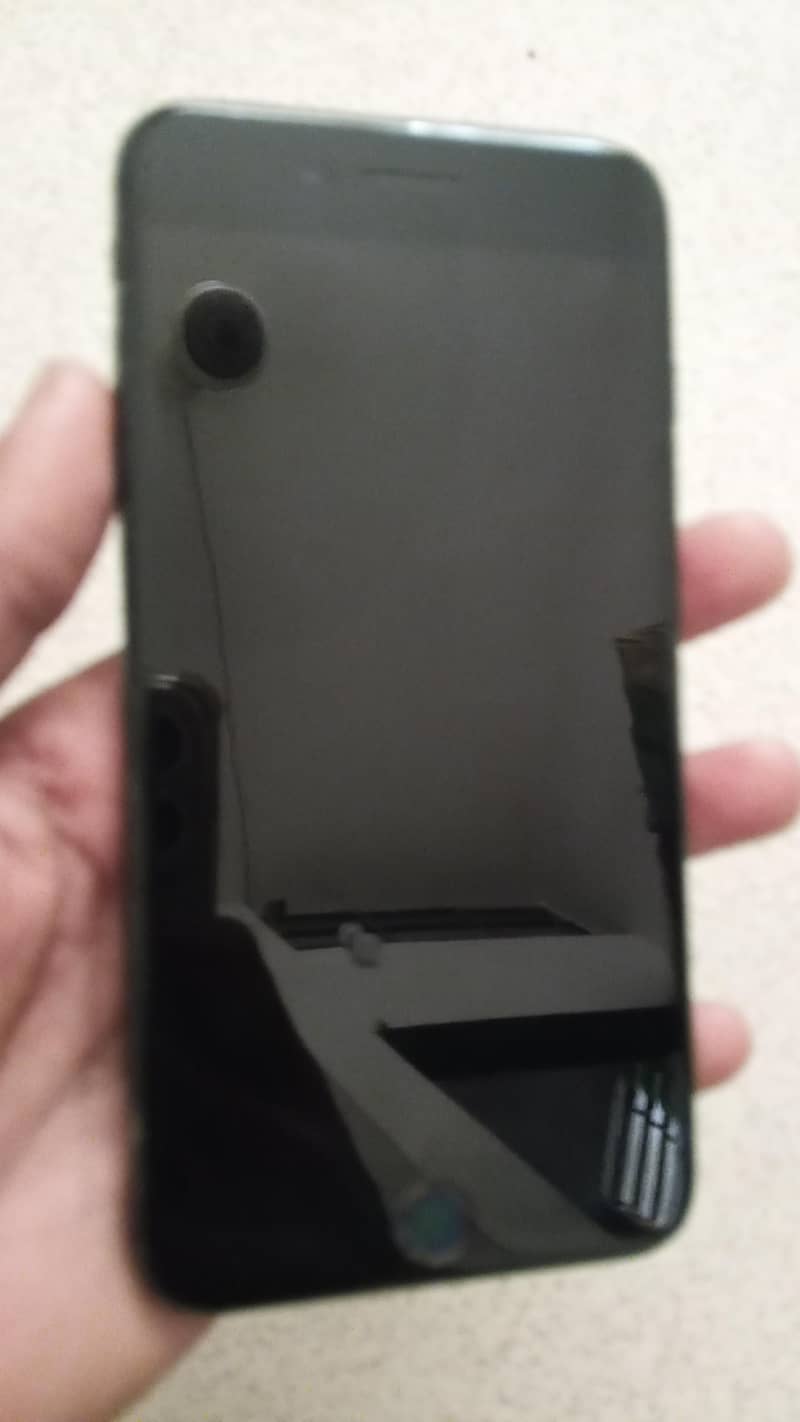 Apple iPhone 7 Plus 1