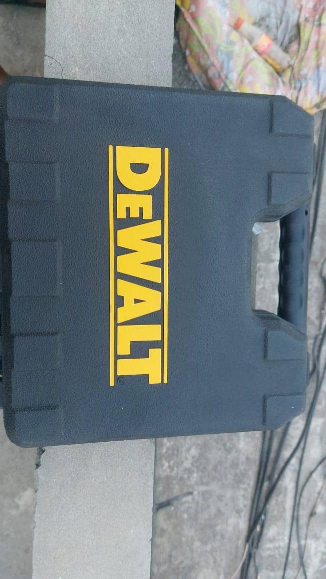 DeWalt Machine 4