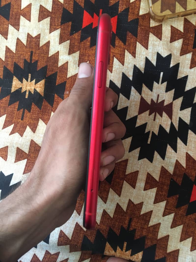 iPhone 11 3