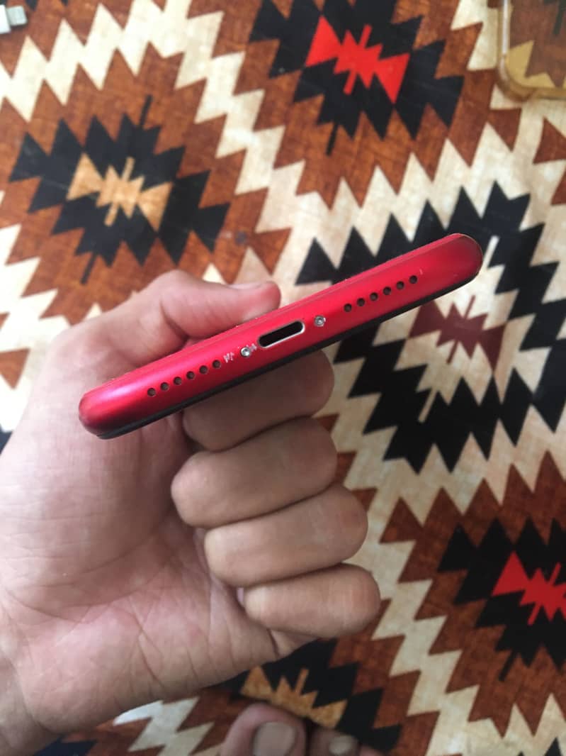 iPhone 11 4