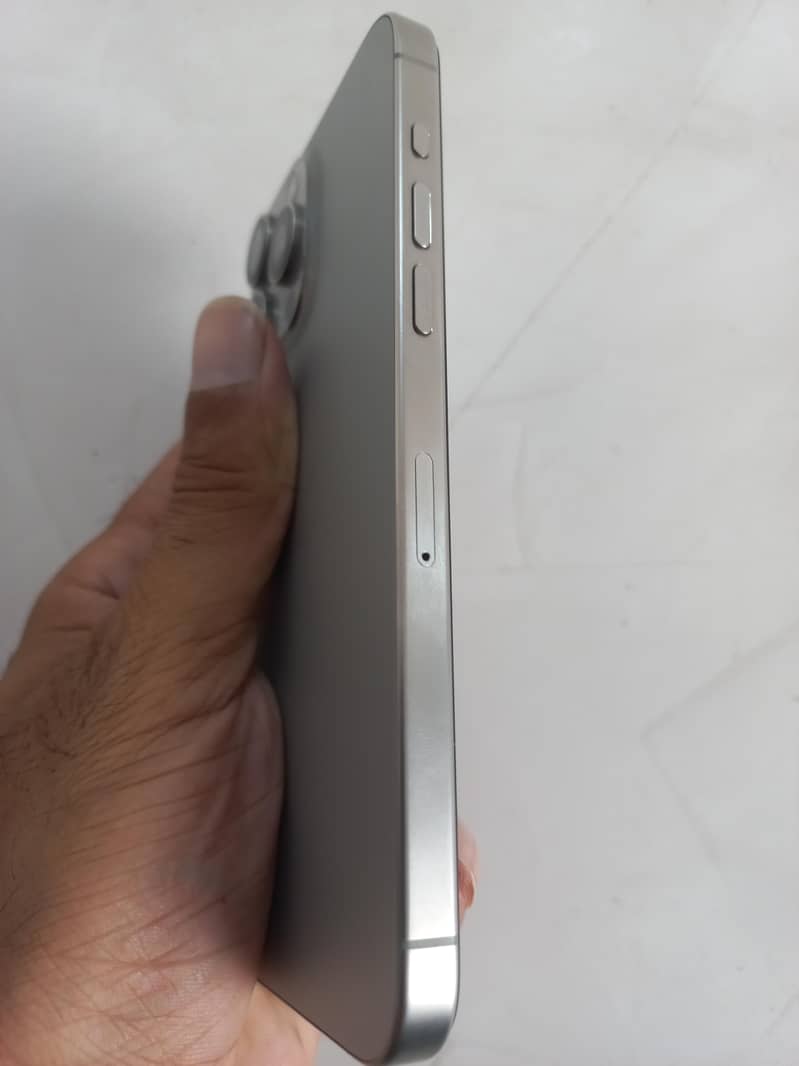 iphone 15 pro max 2