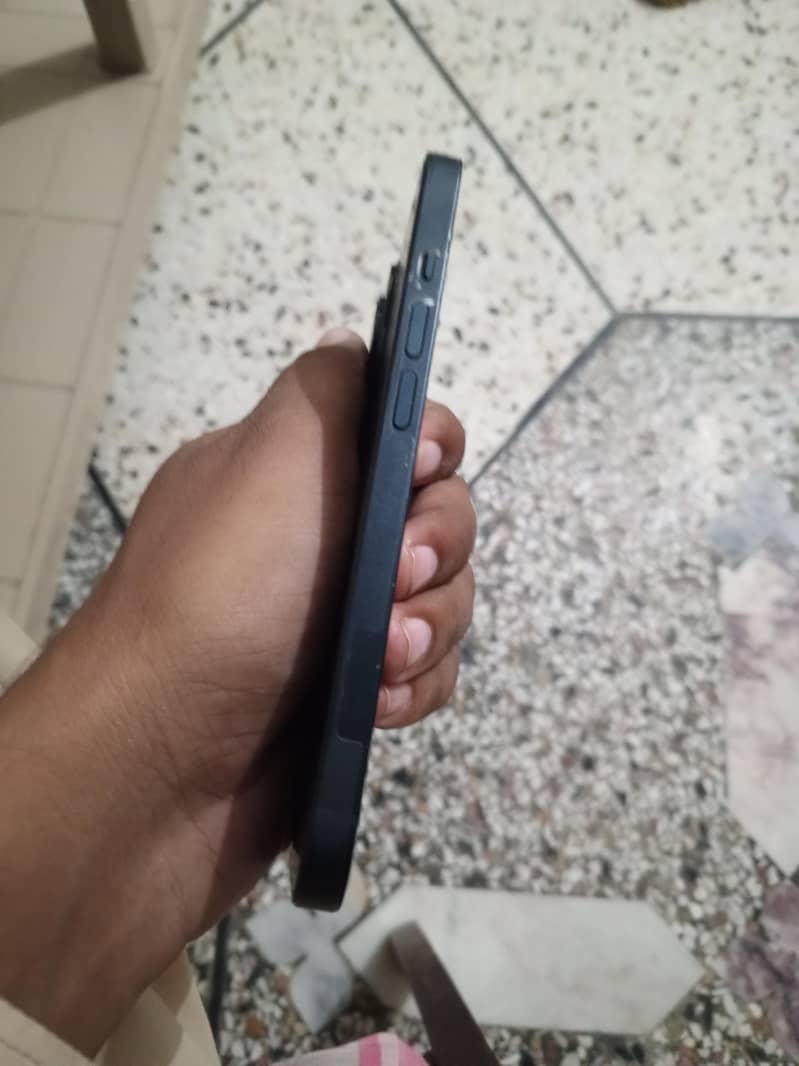 Apple iPhone 14 2