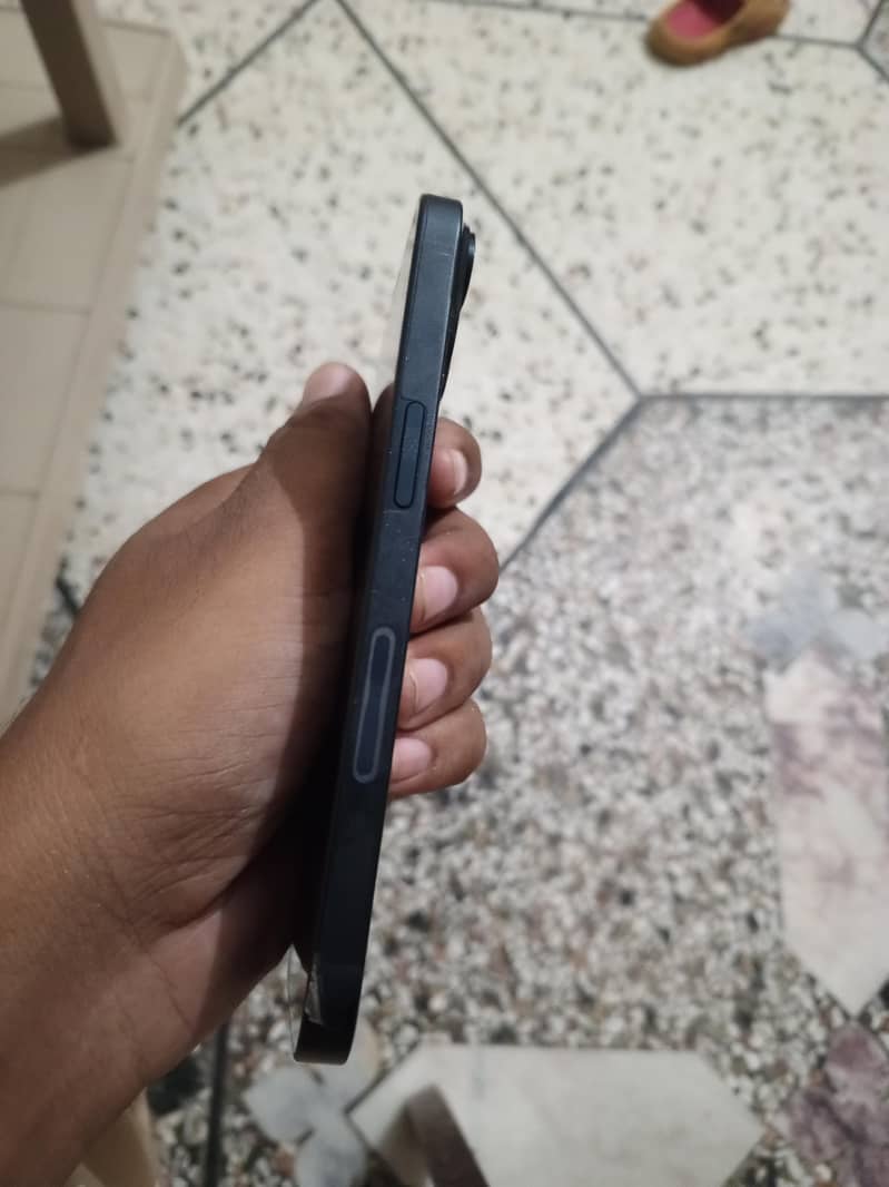Apple iPhone 14 3