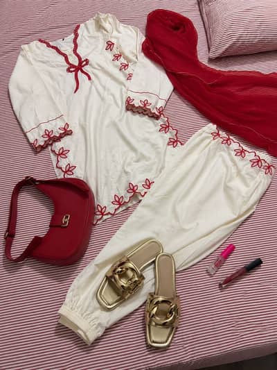 3-Piece Suit with Bag, Slides & Lip Gloss
