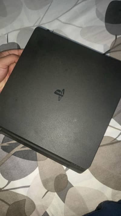 Ps4 Slim 500gb jailbroke Latest model 2216 with 2 original controllers
