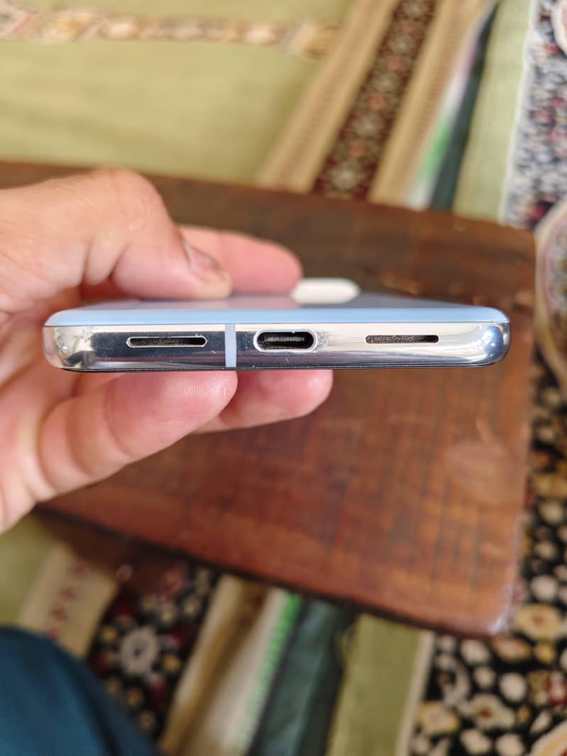Google Pixel 8 Pro 2