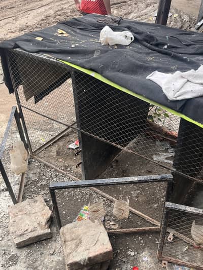 Hen cage good condition