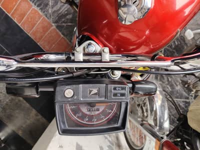 Honda CD 70 2024