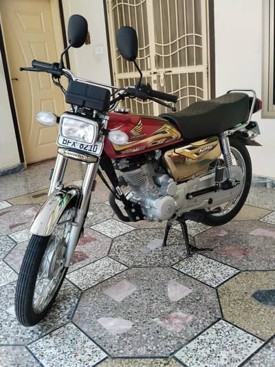 Honda 125S model 25/26 golden edition All Punjab number