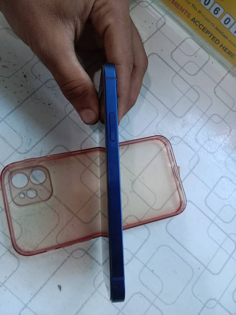 Apple iPhone 12 0