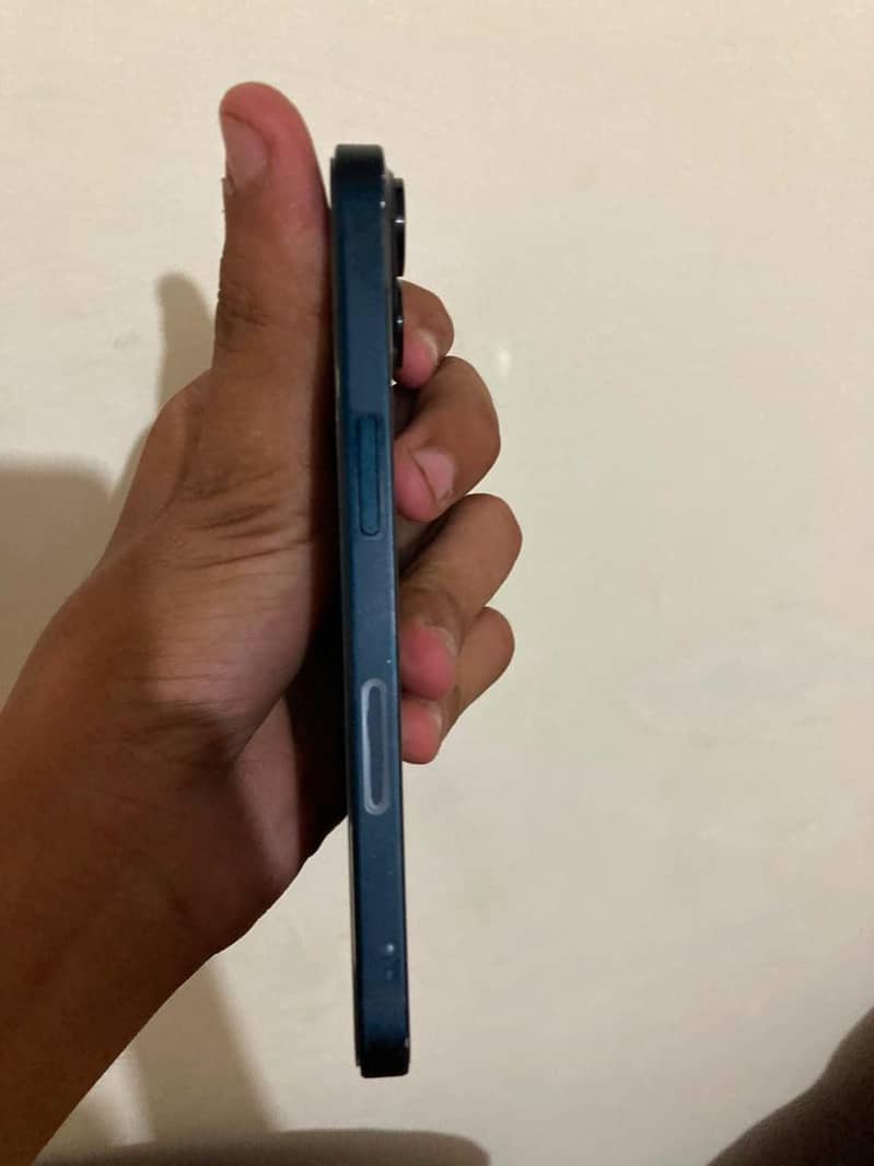 Apple iPhone 13 1