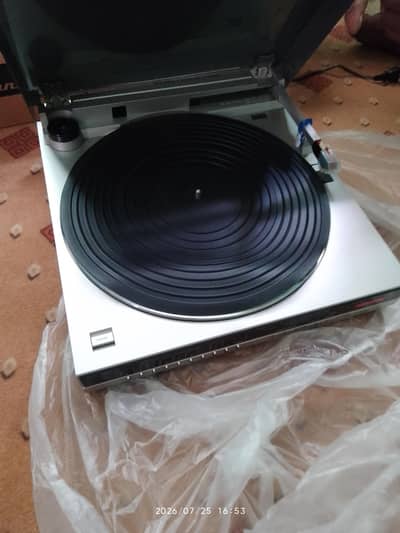 Sansui  turntable record player ready to sell
