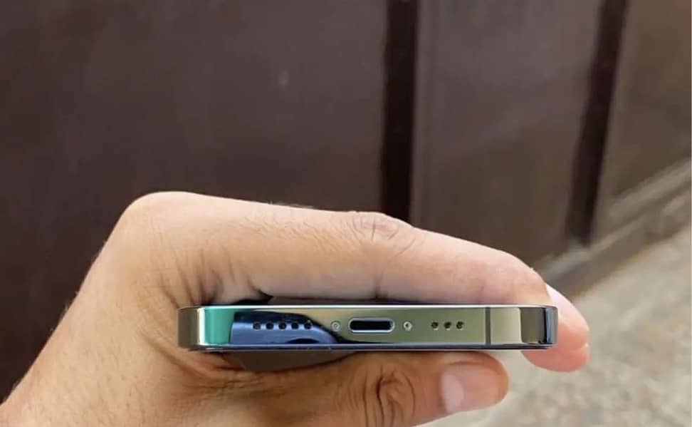 Apple iPhone 12 Pro 0