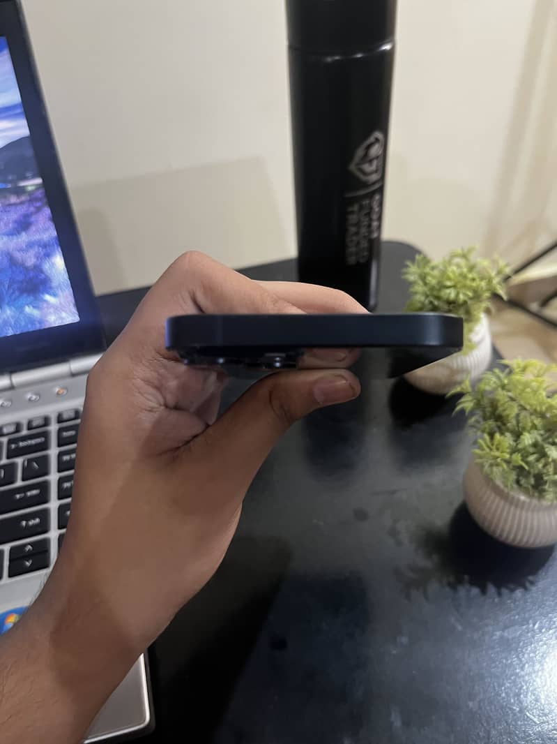 iPhone 14 3