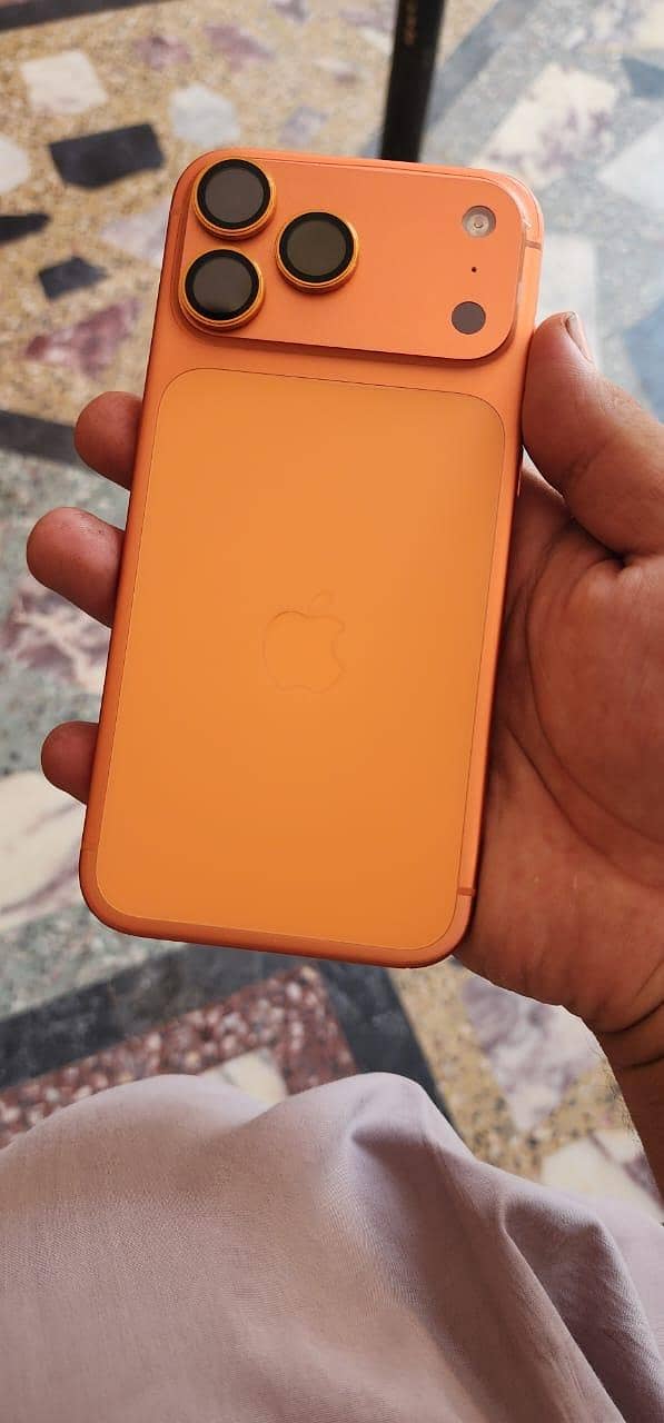 Apple iPhone 17 Pro Max 1