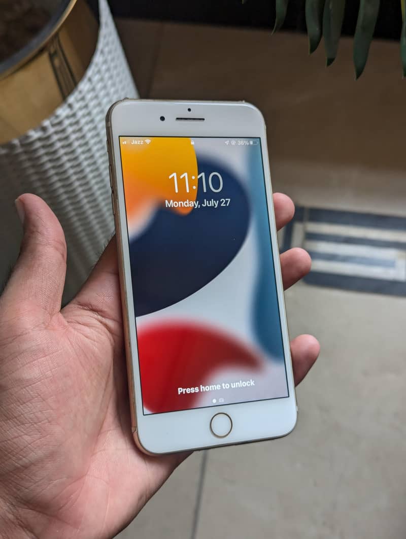 Apple iPhone 7 Plus 1