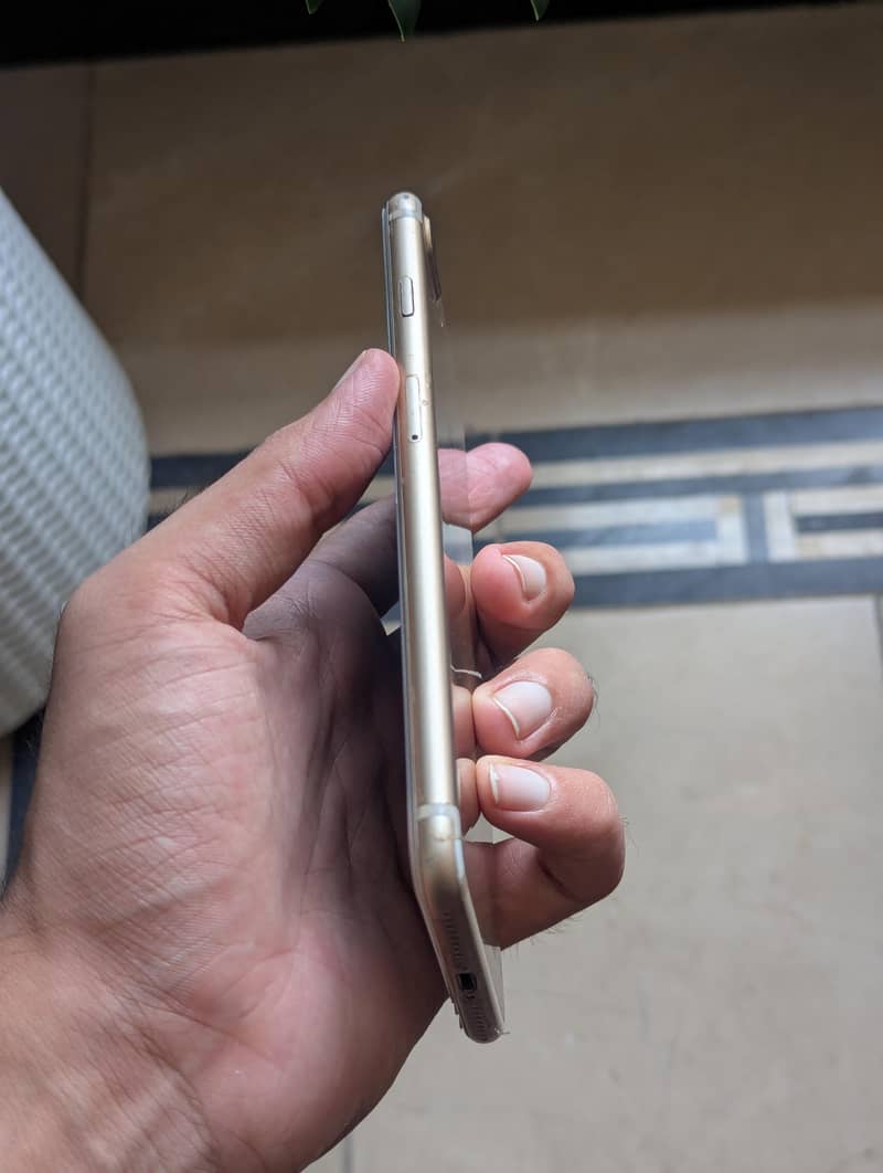 Apple iPhone 7 Plus 2