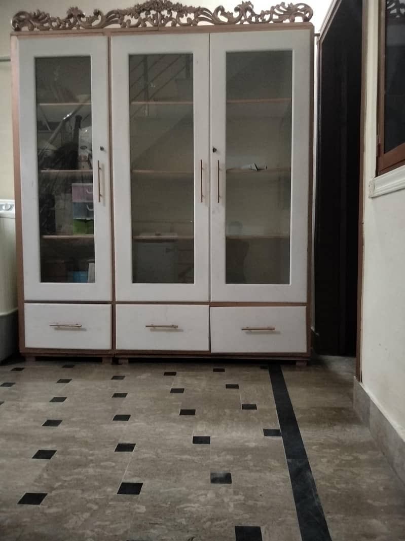3 door showcase 2