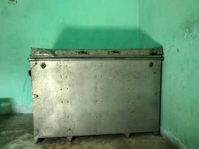 peti good condition 03112768672