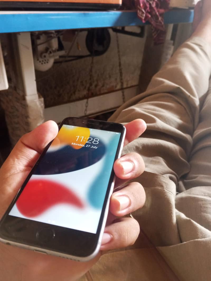 Apple iPhone 6S 1